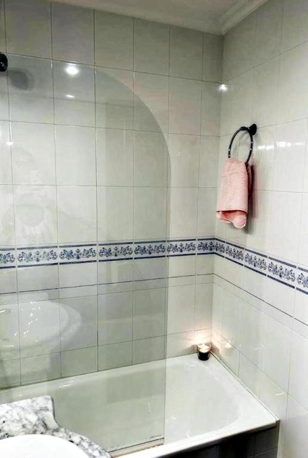 Apartamento Holibai, Amiguinos, Amplia Vivienda Con Parking Al Lado De La Playa Baiona Exterior foto