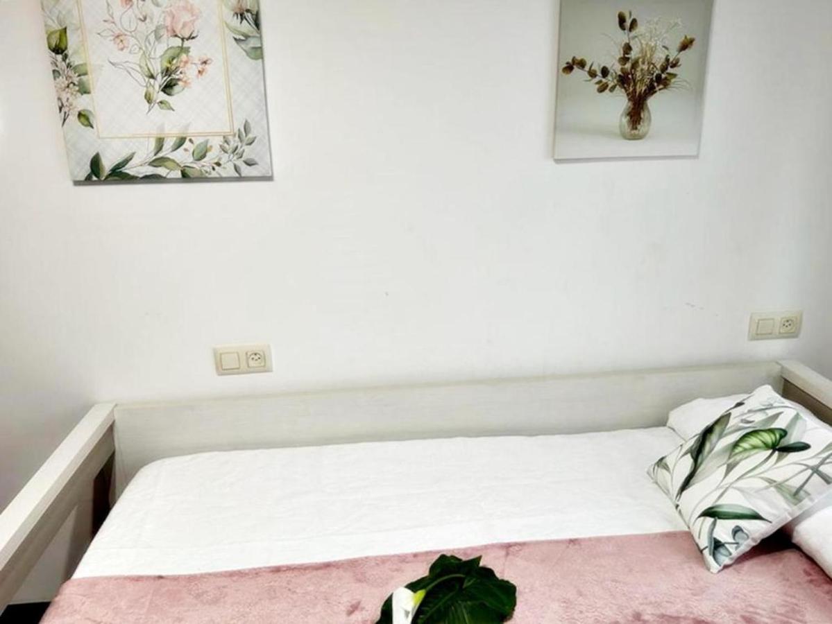 Apartamento Holibai, Amiguinos, Amplia Vivienda Con Parking Al Lado De La Playa Baiona Exterior foto